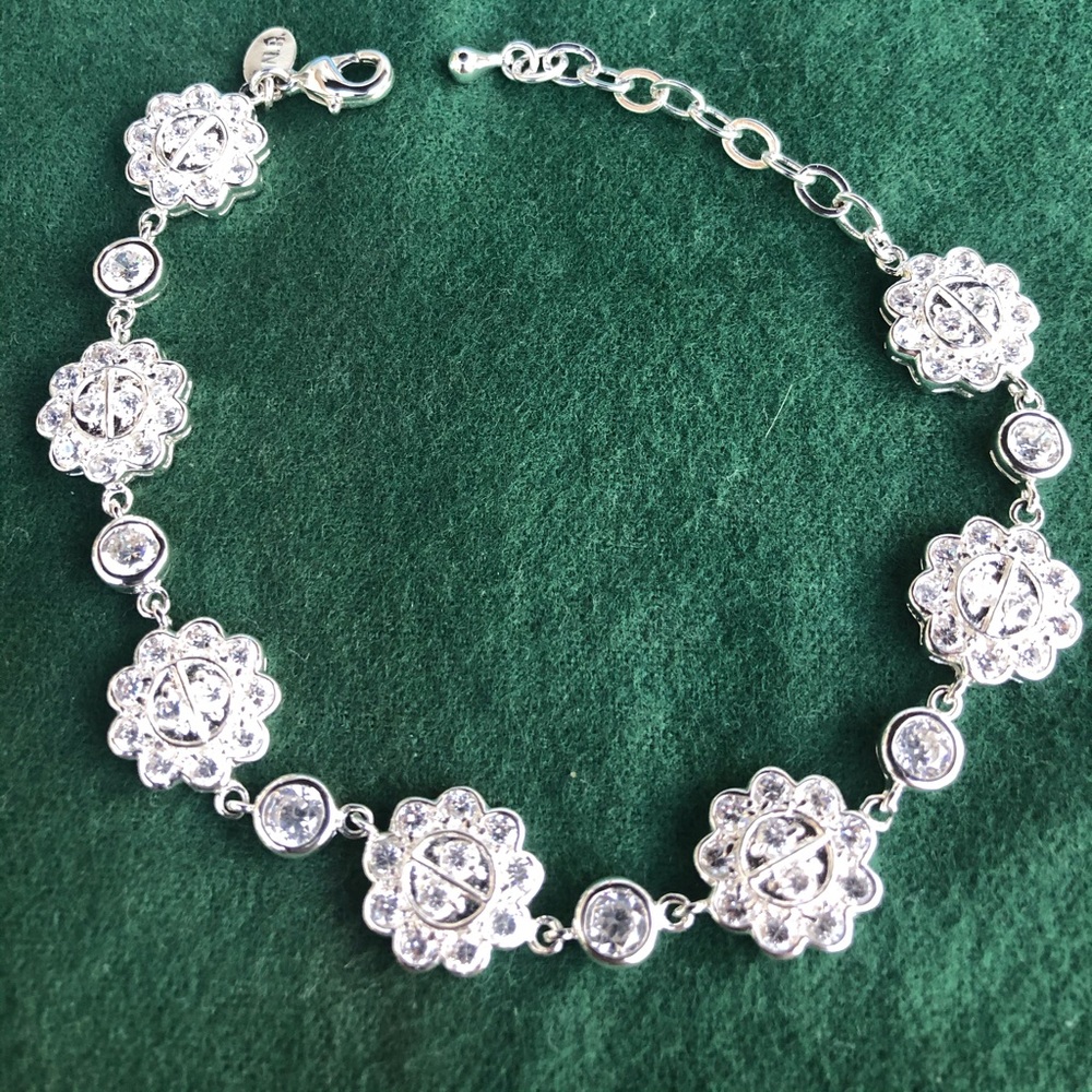 Bracelet crystal and silverware